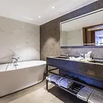 호텔 Mercure 트라존