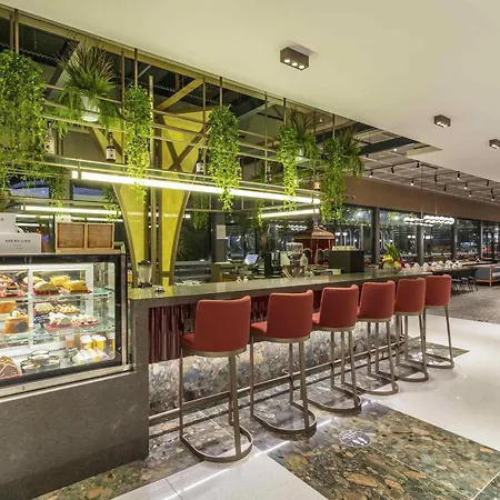Отель Mercure 5*